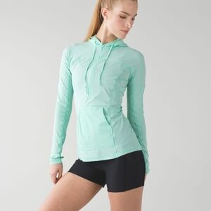 Lululemon RUNBEAM 1/2 Zip IN TOOTHPASTE COLOR SIZE 8 EUC